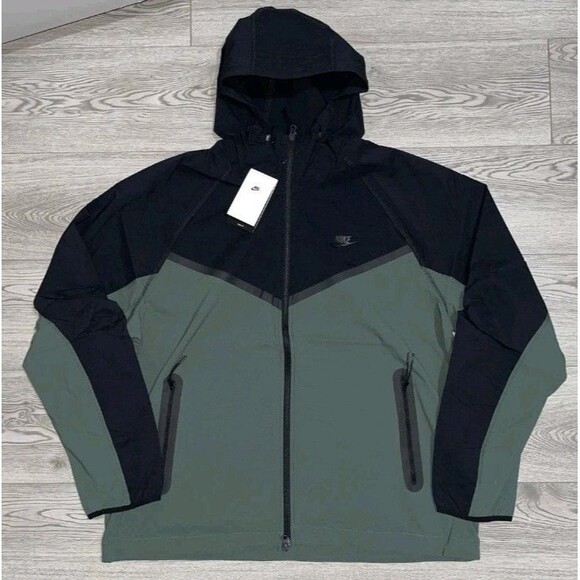 New Nike Tech Windrunner Woven Full-Zip JacketLarge Black Green HM7151 338 Men L - Picture 1 of 14